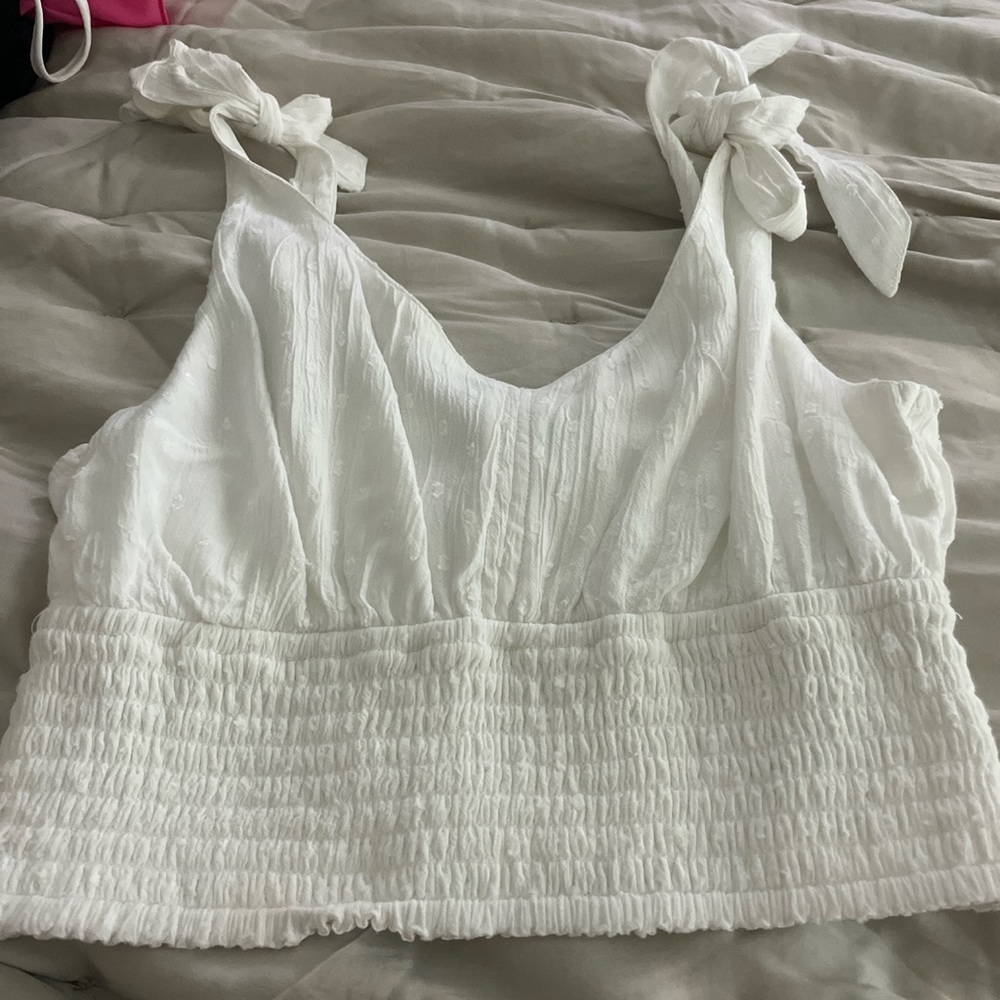 Hollister white top